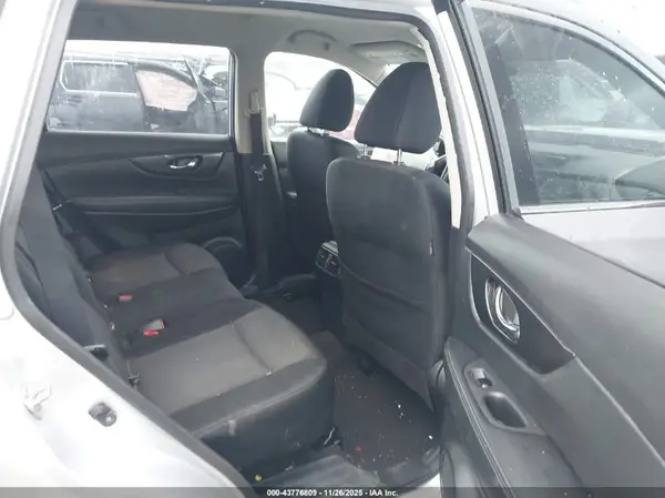 JN8AT2MV3HW018955 2017 NISSAN ROGUE - Image 8