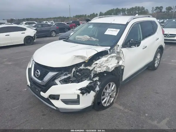 JN8AT2MV3HW019250 2017 NISSAN ROGUE - Image 2
