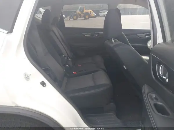JN8AT2MV3HW019250 2017 NISSAN ROGUE - Image 8
