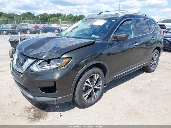 JN8AT2MV3HW019412 2017 NISSAN ROGUE - Image 2
