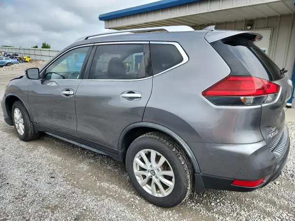 JN8AT2MV3HW022178 2017 NISSAN ROGUE - Image 2