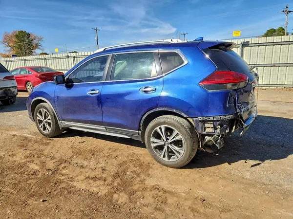 JN8AT2MV3HW023122 2017 NISSAN ROGUE - Image 2