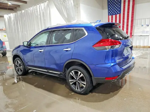 JN8AT2MV3HW023251 2017 NISSAN ROGUE - Image 2