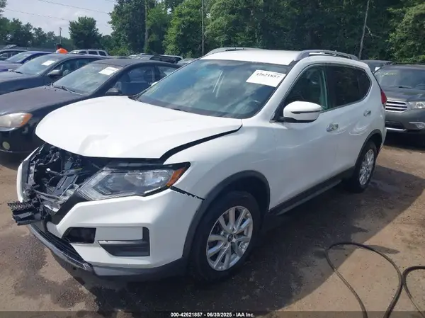 JN8AT2MV3HW024576 2017 NISSAN ROGUE - Image 2