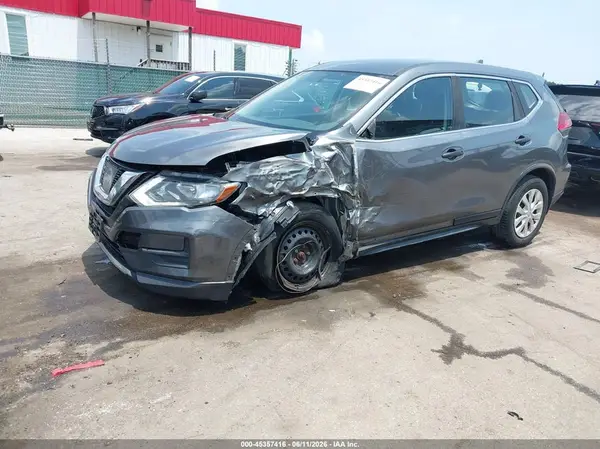 JN8AT2MV3HW024755 2017 NISSAN ROGUE - Image 2