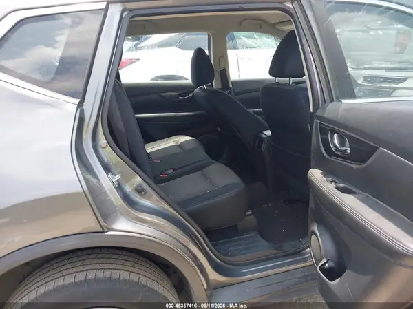 JN8AT2MV3HW024755 2017 NISSAN ROGUE - Image 8