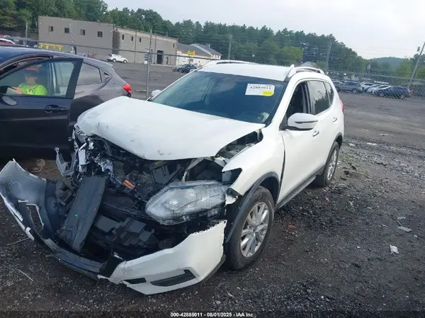 JN8AT2MV3HW027817 2017 NISSAN ROGUE - Image 2
