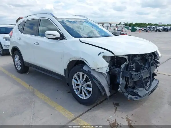 JN8AT2MV3HW028093 2017 NISSAN ROGUE - Image 1