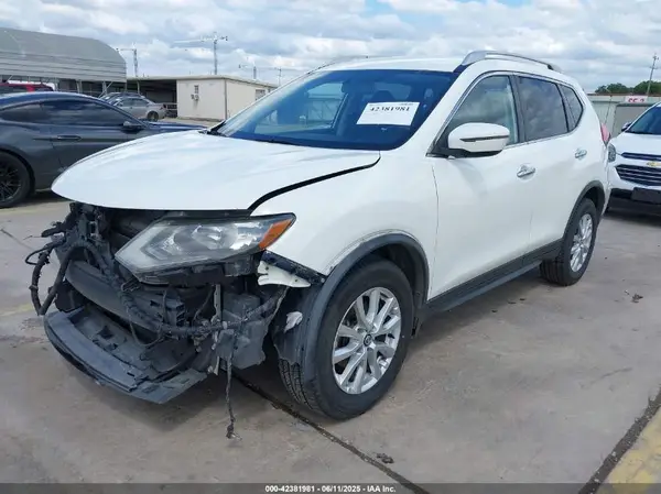 JN8AT2MV3HW028093 2017 NISSAN ROGUE - Image 2