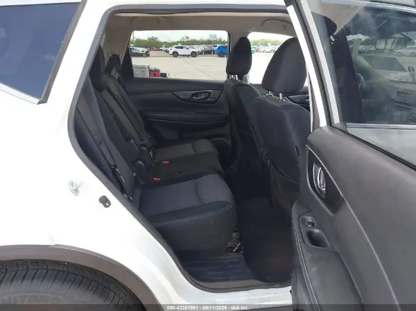 JN8AT2MV3HW028093 2017 NISSAN ROGUE - Image 8