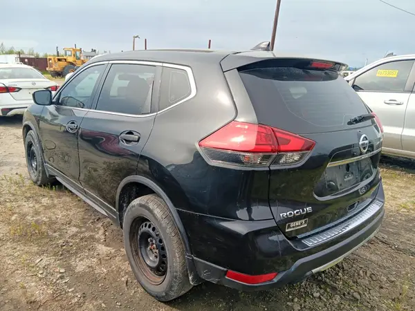 JN8AT2MV3HW251511 2017 NISSAN ROGUE - Image 2