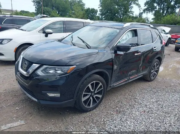 JN8AT2MV3HW254196 2017 NISSAN ROGUE - Image 2