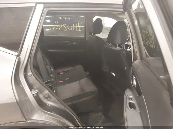 JN8AT2MV3HW256112 2017 NISSAN ROGUE - Image 8