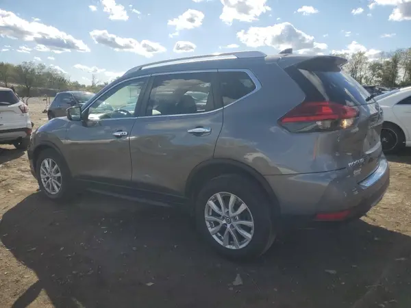 JN8AT2MV3HW256899 2017 NISSAN ROGUE - Image 2