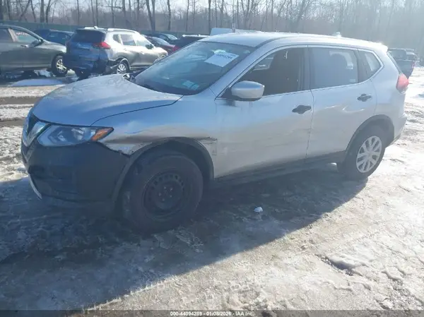 JN8AT2MV3HW257051 2017 NISSAN ROGUE - Image 2