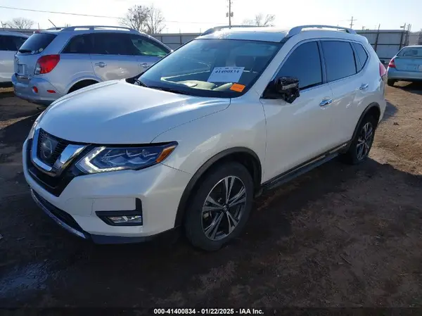 JN8AT2MV3HW258183 2017 NISSAN ROGUE - Image 2