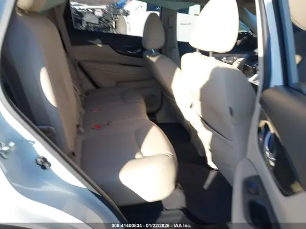 JN8AT2MV3HW258183 2017 NISSAN ROGUE - Image 8