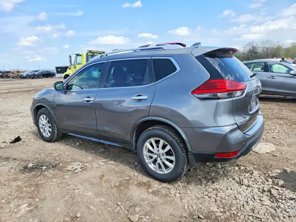 JN8AT2MV3HW266610 2017 NISSAN ROGUE - Image 2