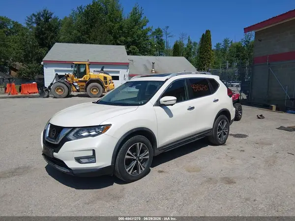 JN8AT2MV3HW269913 2017 NISSAN ROGUE - Image 2