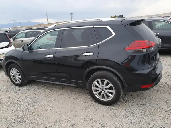 JN8AT2MV3HW269927 2017 NISSAN ROGUE - Image 2