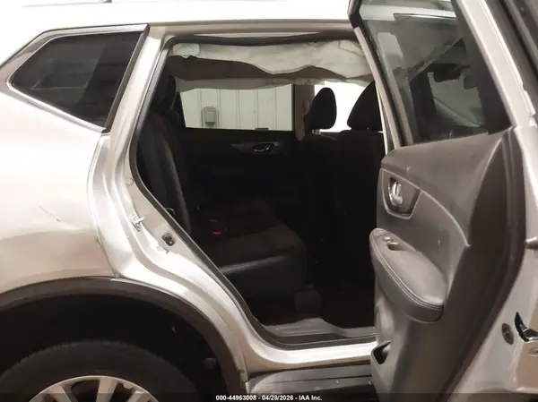 JN8AT2MV3HW270074 2017 NISSAN ROGUE - Image 8