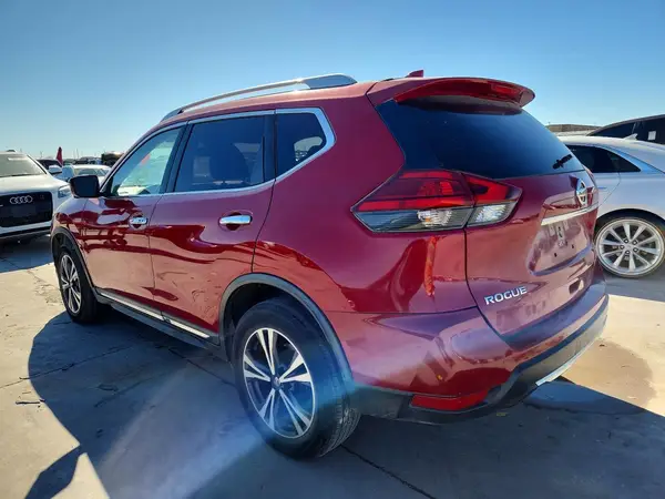 JN8AT2MV3HW271905 2017 NISSAN ROGUE - Image 2