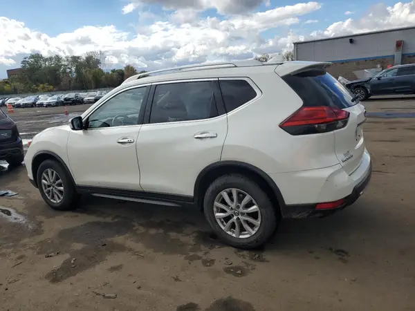JN8AT2MV3HW272293 2017 NISSAN ROGUE - Image 2