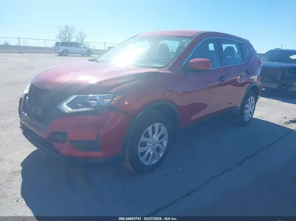 JN8AT2MV3HW275405 2017 NISSAN ROGUE - Image 2
