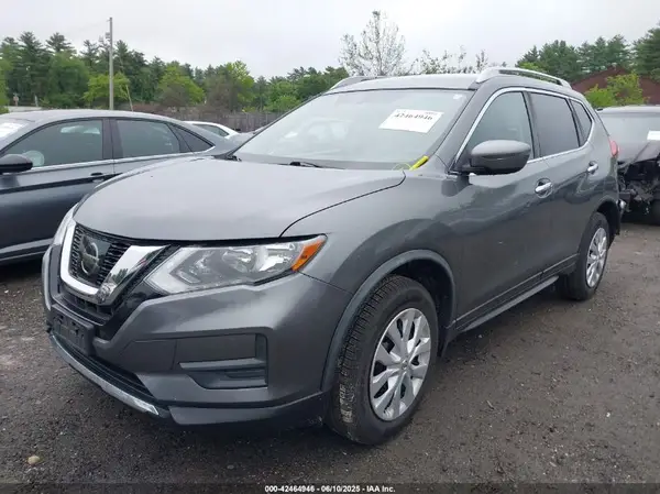 JN8AT2MV3HW276506 2017 NISSAN ROGUE - Image 2