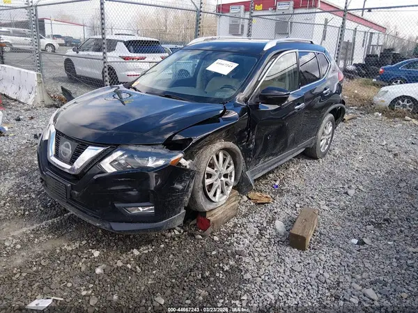 JN8AT2MV3HW279261 2017 NISSAN ROGUE - Image 2