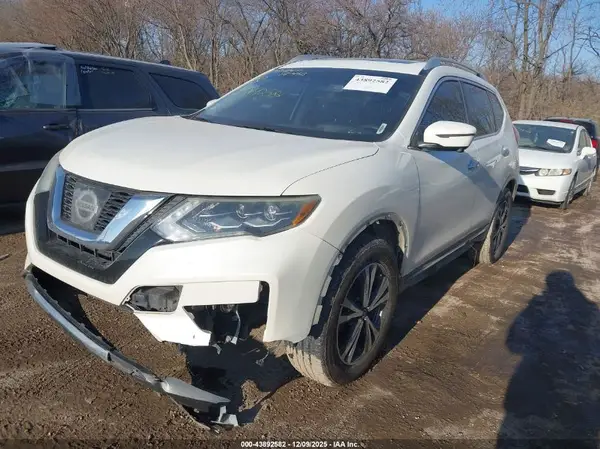 JN8AT2MV3HW281981 2017 NISSAN ROGUE - Image 2