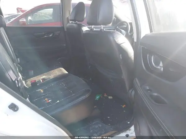 JN8AT2MV3HW281981 2017 NISSAN ROGUE - Image 8