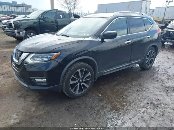 JN8AT2MV3HW283102 2017 NISSAN ROGUE - Image 2