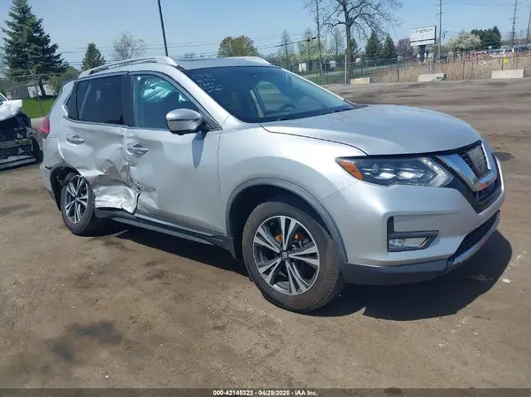 JN8AT2MV3HW284671 2017 NISSAN ROGUE - Image 1