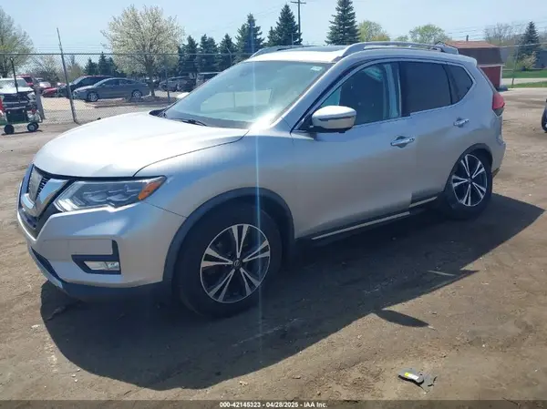 JN8AT2MV3HW284671 2017 NISSAN ROGUE - Image 2