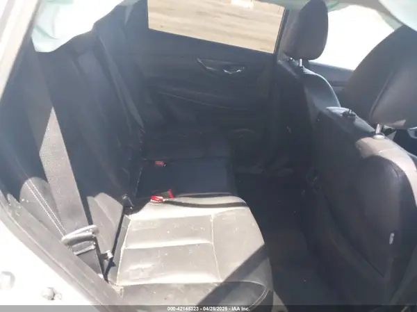 JN8AT2MV3HW284671 2017 NISSAN ROGUE - Image 8