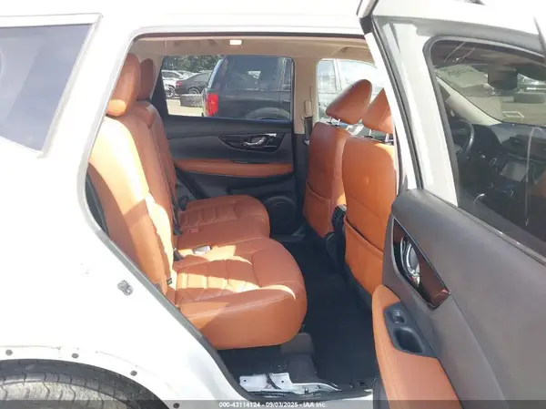 JN8AT2MV3HW285111 2017 NISSAN ROGUE - Image 8