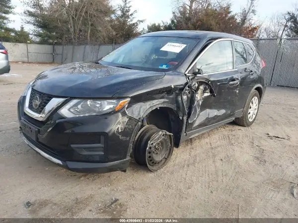 JN8AT2MV3JW313852 2018 NISSAN ROGUE - Image 2