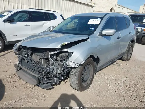 JN8AT2MV3JW314340 2018 NISSAN ROGUE - Image 2