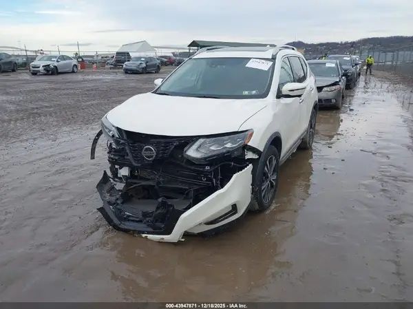 JN8AT2MV3JW317335 2018 NISSAN ROGUE - Image 2