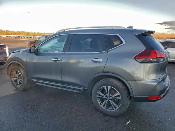 JN8AT2MV3JW317710 2018 NISSAN ROGUE - Image 2