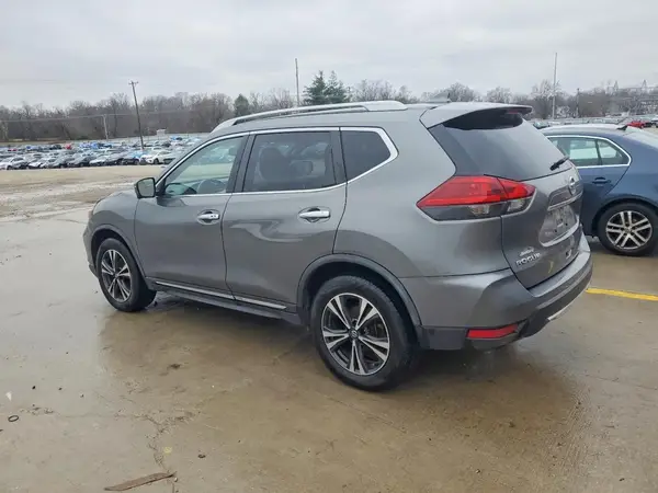 JN8AT2MV3JW317920 2018 NISSAN ROGUE - Image 2