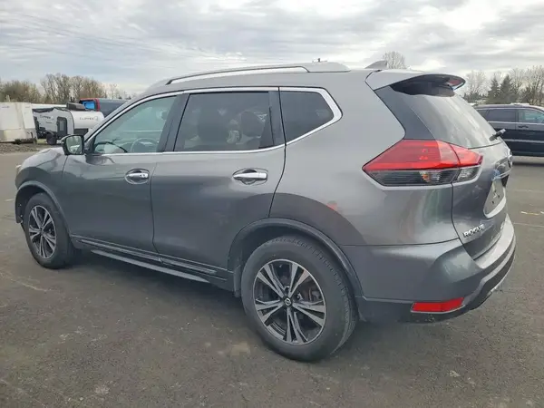 JN8AT2MV3JW319098 2018 NISSAN ROGUE - Image 2