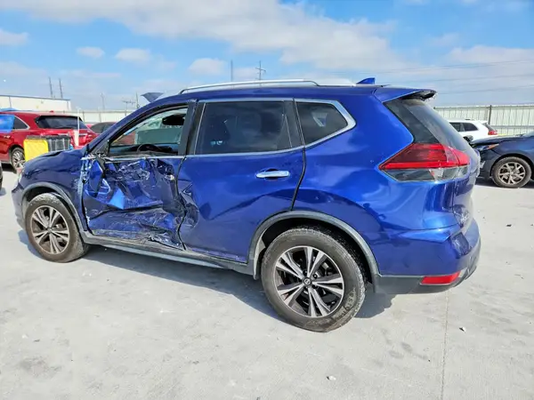 JN8AT2MV3JW319246 2018 NISSAN ROGUE - Image 2