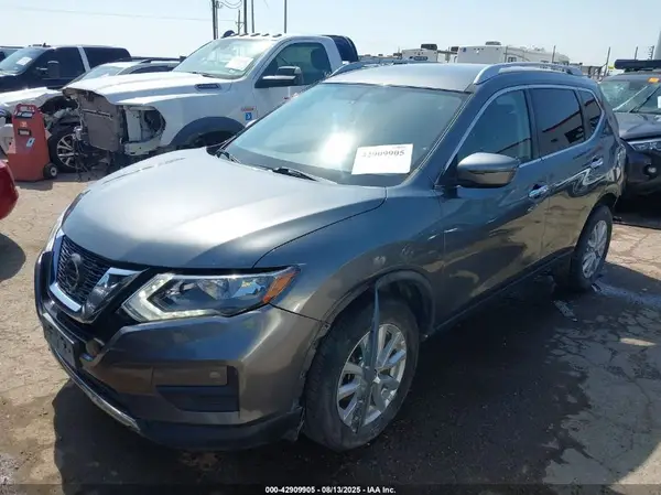JN8AT2MV3JW319442 2018 NISSAN ROGUE - Image 2