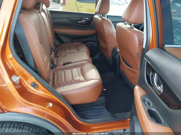JN8AT2MV3JW319621 2018 NISSAN ROGUE - Image 8