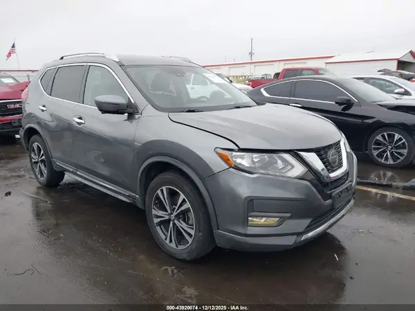 JN8AT2MV3JW319845 2018 NISSAN ROGUE - Image 1