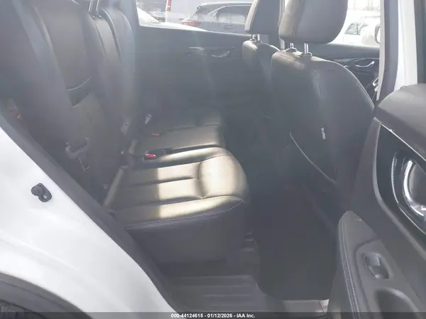 JN8AT2MV3JW322177 2018 NISSAN ROGUE - Image 8