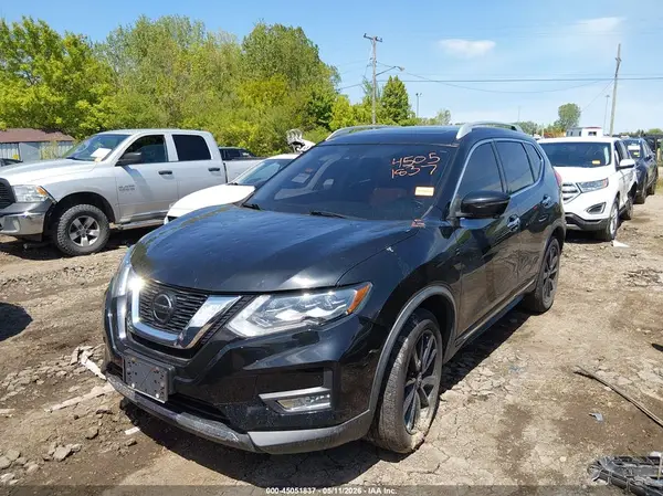 JN8AT2MV3JW322969 2018 NISSAN ROGUE - Image 2