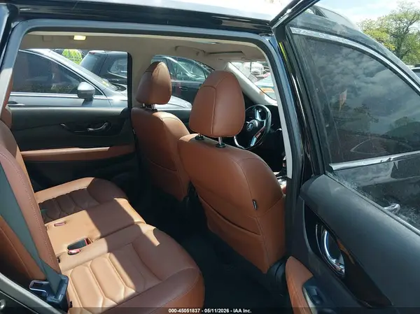 JN8AT2MV3JW322969 2018 NISSAN ROGUE - Image 8